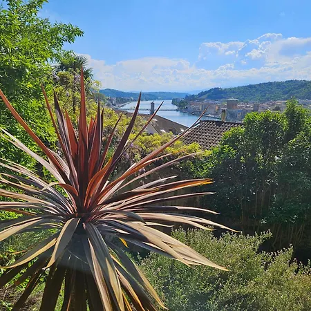 La Batie - Vue Imprenable - Amazing View - Parking Prive Apartment *